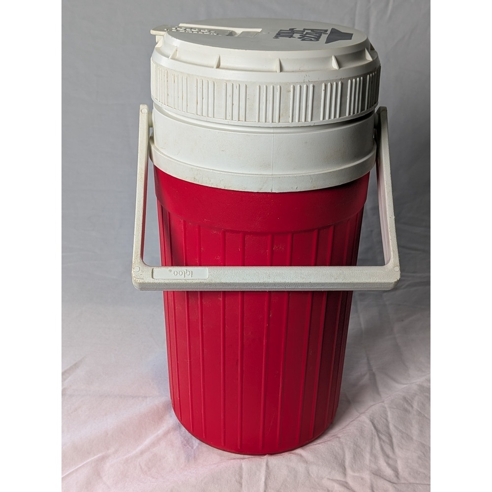 Vintage Igloo Pizza Hut Water Jug 1/2 Gallon Red White Insulated Cooler Flip Top